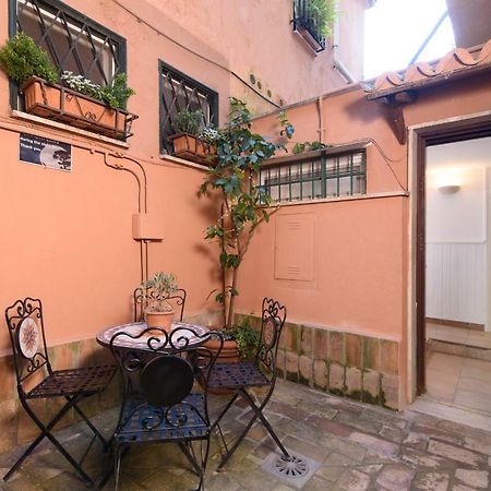 Lovely With Garden In Vatican Museums Trastevere Apartment Rome Luaran gambar